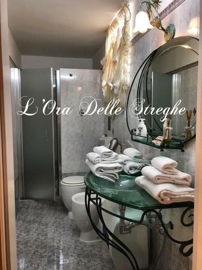 L'Ora Delle Streghe B&B Centralissimo Ливорно Екстериор снимка